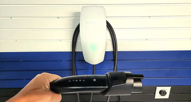 特斯拉的萬能墻式連接器怎么樣？